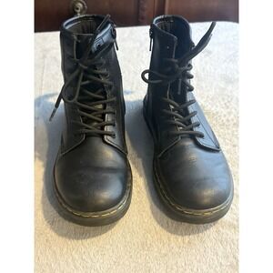 Doc Martens Women's Zavala Black Size 5 Combat Boots